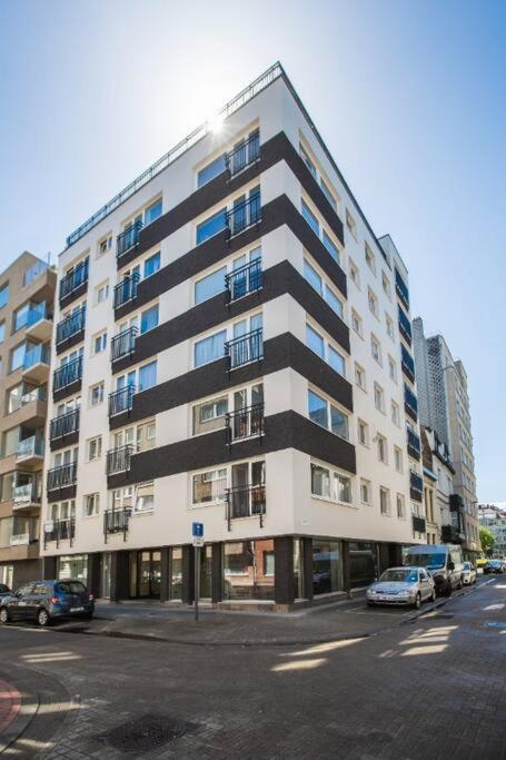 Luxury 2 Bedroom In The Heart Of *
